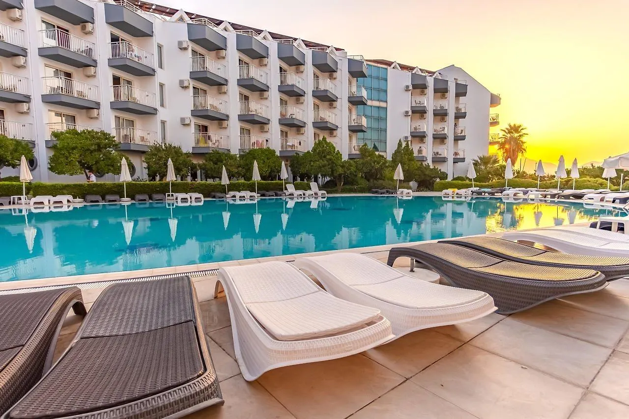 מרמריס Luna Beach Deluxe Hotel 5*,