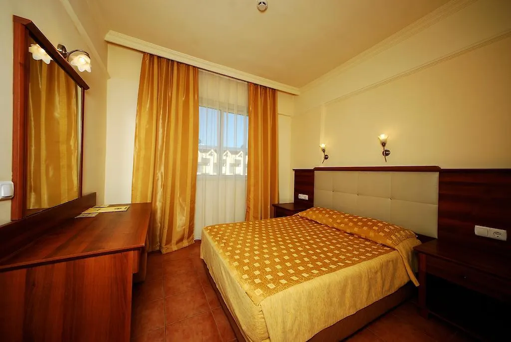 מרמריס Luna Beach Deluxe Hotel